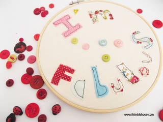 Textile word art by Cliona Byrne, Thimble Hoop Thimble Hoop Modern Yatak Odası Tekstil Altın Sarısı