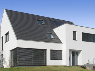 Einfamilienhaus in Schorndorf, KurzVertikal GmbH KurzVertikal GmbH Casas modernas