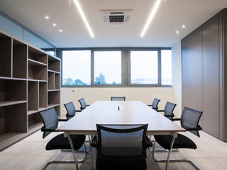 realizzazione nuova sede DIL PLAST SRL, Paolo Cavazzoli Paolo Cavazzoli Phòng học/văn phòng phong cách hiện đại