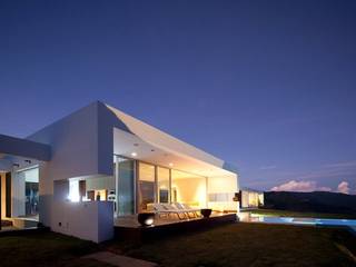 LIGHTEN Nhà phong cách tối giản