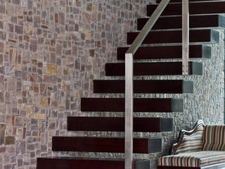 Kragarmtreppe Sachsen-Anhalt, lifestyle-treppen.de lifestyle-treppen.de الممر الحديث، المدخل و الدرج خشب Wood effect