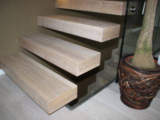 Kragarmtreppe Schleswig-Holstein, lifestyle-treppen.de lifestyle-treppen.de ห้องโถงทางเดินและบันไดสมัยใหม่ ไม้ Wood effect