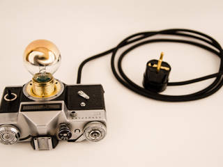 Designlampe aus alter Fotokamera „Revueflex E“, Woody & Pecker Woody & Pecker Salones industriales