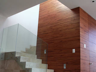 PRIVADA MIRAMAR, GRUPO VOLTA GRUPO VOLTA Modern Corridor, Hallway and Staircase