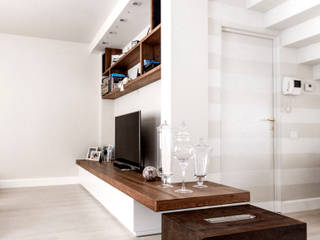 Appartamento Residenziale - Monza - 2013, Galleria del Vento Galleria del Vento Modern Living Room Wood White