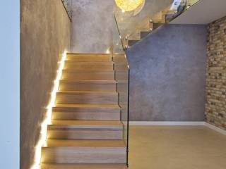 Faltwerktreppe Passau, lifestyle-treppen.de lifestyle-treppen.de Modern corridor, hallway & stairs Wood Wood effect