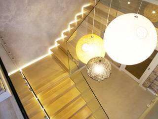 Faltwerktreppe Passau, lifestyle-treppen.de lifestyle-treppen.de Modern corridor, hallway & stairs Wood Wood effect