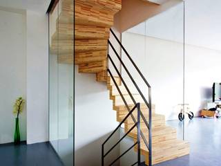 Faltwerktreppe Baden-Baden, lifestyle-treppen.de lifestyle-treppen.de Koridor & Tangga Modern Kayu Wood effect