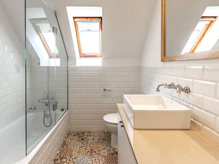 Tiana House, 08023 Architects 08023 Architects Modern Bathroom