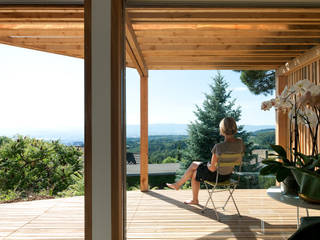 Transformation Villa B, 2b architectes 2b architectes Balcones y terrazas de estilo moderno Madera Acabado en madera