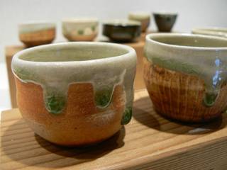 酒器, 新田 学 (GAKU! CO-BO) 新田 学 (GAKU! CO-BO) Eclectic style kitchen Pottery Green