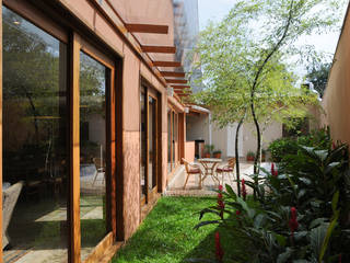 RESIDENCIA, Martins Valente Arquitetura e Interiores Martins Valente Arquitetura e Interiores บ้านและที่อยู่อาศัย