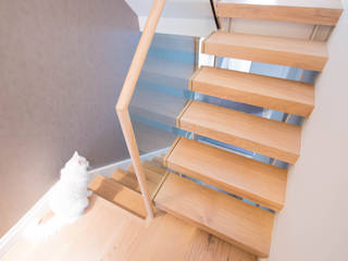 Cantilever staircase with glass balustrade, Railing London Ltd Railing London Ltd Moderne gangen, hallen & trappenhuizen