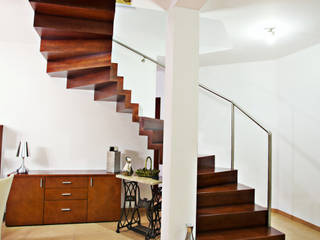 Faltwerktreppe Würzburg, lifestyle-treppen.de lifestyle-treppen.de ห้องโถงทางเดินและบันไดสมัยใหม่ ไม้ Wood effect