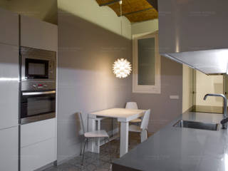 Remodelación de piso modernista en el corazón de Barcelona, Torres Estudio Arquitectura Interior Torres Estudio Arquitectura Interior Cocinas de estilo minimalista