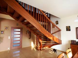 Wangentreppe Gera, lifestyle-treppen.de lifestyle-treppen.de Hành lang, sảnh & cầu thang phong cách kinh điển Gỗ Wood effect