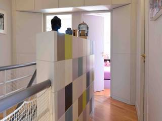 Petits aménagements = Grande utilité , Marie.A Design Marie.A Design Modern Corridor, Hallway and Staircase