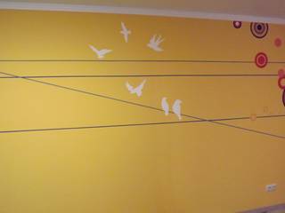 Круги и птицы, DIDI DIDI Детская комнатa в стиле минимализм