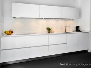 Devies Cook Company , Txell Alarcon Txell Alarcon KitchenCabinets & shelves White