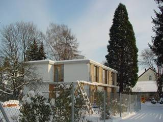 VIVIENDA EN MEMELER STRASSE. ARQUITECTURA SOSTENIBLE PASSIV HAUS, Energiehaus Energiehaus Casas de estilo minimalista