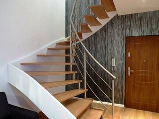 Wangen-Bolzentreppe Aschaffenburg, lifestyle-treppen.de lifestyle-treppen.de الممر الحديث، المدخل و الدرج خشب Wood effect