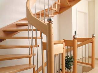 Wangen-Bolzentreppe Münster, lifestyle-treppen.de lifestyle-treppen.de Modern corridor, hallway & stairs Wood Wood effect