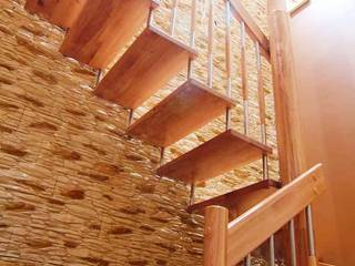 Bolzentreppe Velbert, lifestyle-treppen.de lifestyle-treppen.de الممر الحديث، المدخل و الدرج خشب Wood effect