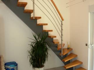 Mittelholmtreppe Dorsten, lifestyle-treppen.de lifestyle-treppen.de Modern corridor, hallway & stairs Wood Wood effect