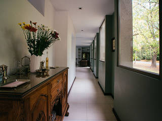 Proyecto, mercedes klappenbach mercedes klappenbach Modern corridor, hallway & stairs