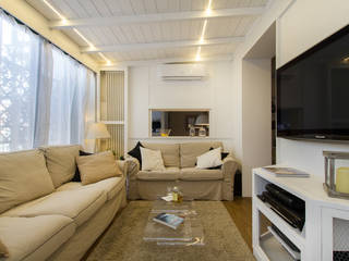 Appartamento modern country, Fabio Carria Fabio Carria Modern living room White