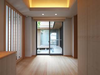 株式会社蔵持ハウジング 모던스타일 복도, 현관 & 계단