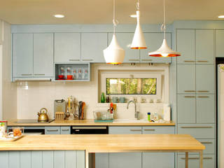 D2 미니멀 비둘기색 (양평 신축주택), 목소리 목소리 Cocinas de estilo escandinavo