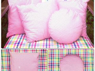 coussins coloris rose à petits pois, lililamaloulou lililamaloulou غرفة الاطفال