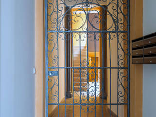 REHABILITACIÓN DE EDIFICIO DE VIVIENDAS EN CALLE JESÚS DEL GRAN PODER (SEVILLA), Ardes Arquitectos Ardes Arquitectos Eclectic style corridor, hallway & stairs