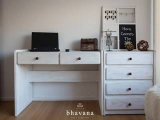 Obra Altolaguirre - Restauración de muebles, Bhavana Bhavana Rustic style bedroom Solid Wood White