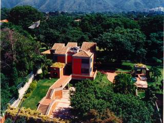 CASA HATCH , Venezuela., OMAR SEIJAS, ARQUITECTO OMAR SEIJAS, ARQUITECTO Tropical style houses