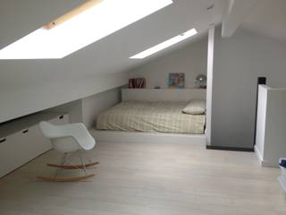 Apartamento en Biarritz, Tu Arquitecto Reforma Tu Arquitecto Reforma Dormitorios infantiles minimalistas Madera maciza Multicolor