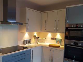 Blue & Cream Gloss Kitchen, Aberdare, South Wales, Hitchings & Thomas Ltd Hitchings & Thomas Ltd Modern Kitchen