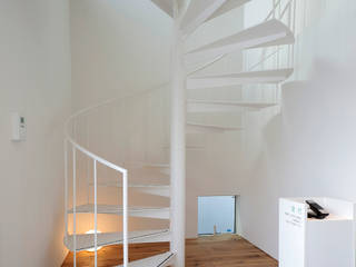 三島丘の社屋, ニュートラル建築設計事務所 ニュートラル建築設計事務所 Eclectic style corridor, hallway & stairs