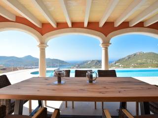 Villa mit Meerblick in Port Andratx, Element 5 Mallorca S.L.U. Element 5 Mallorca S.L.U. Mediterrane balkons, veranda's en terrassen