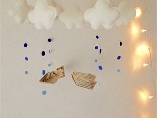 Mobile nuages et petits bateaux, Mahault, illustrations et créations Mahault, illustrations et créations Minimalist nursery/kids room Paper