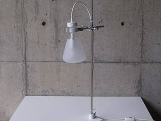 FLASK - Table Lamp, abode Co., Ltd. abode Co., Ltd. Minimalistyczny salon