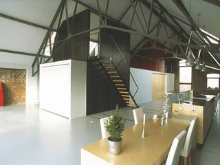 Loft K, Architektenburo Jef Van Oevelen Architektenburo Jef Van Oevelen Moderne eetkamers