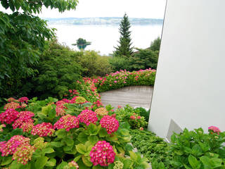 ​Am Hang, Lustenberger Schelling Landschaftsarchitektur Lustenberger Schelling Landschaftsarchitektur Balcon, Veranda & Terrasse modernes