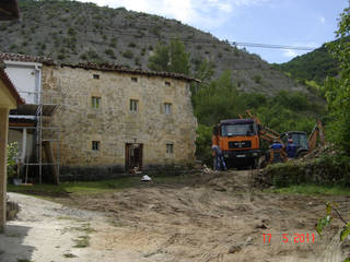 VIVIENDA UNIFAMILIAR EN BAÑUELOS DEL RUDRÓN, CONSTRUCCIONES Y CONTRATAS HIFRAN S.L. CONSTRUCCIONES Y CONTRATAS HIFRAN S.L. Rustic style house