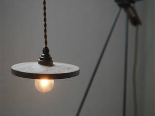 No.111 Floor Lamp フロアランプ, 木の生活道具MWC.WORKSHOP 木の生活道具MWC.WORKSHOP Modern living room Lighting