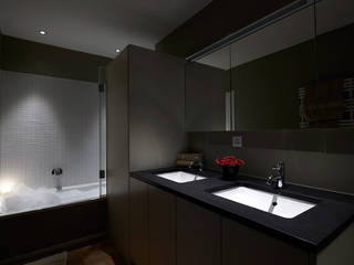 Alpine Interiors, Ross Woodhall Images Ross Woodhall Images Baños de estilo moderno