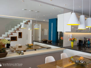 Residência Cond. Clarity Light Living, Tania Bertolucci de Souza | Arquitetos Associados Tania Bertolucci de Souza | Arquitetos Associados Modern living room