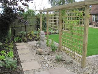 Deck 'pier' installed from bifold doors, Mike Bradley Garden Design Mike Bradley Garden Design