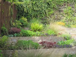 Steeply sloping rear garden - terraced solution, Mike Bradley Garden Design Mike Bradley Garden Design